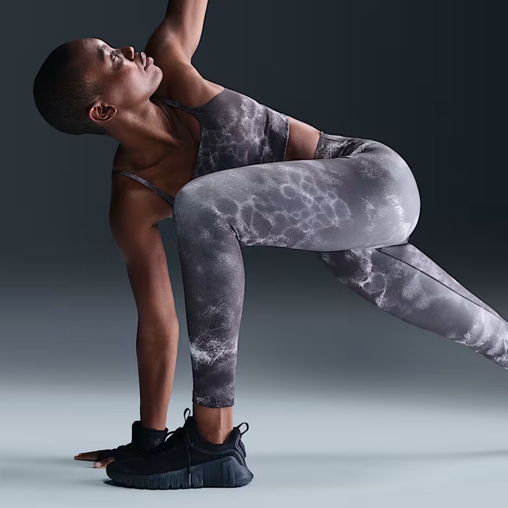 Nike One Dri-Fit High-Waisted 7/8 Printed Leggings Smoke Active Tights SM NWOT - Picture 3 of 12